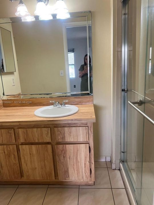 En Venta: $243,000 (2 camas, 2 baños, 770 Pies cuadrados)