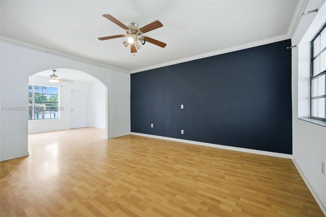 For Sale: $750,000 (2 beds, 1 baths, 1326 Square Feet)