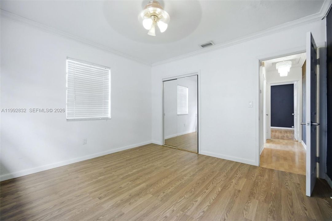 For Sale: $750,000 (2 beds, 1 baths, 1326 Square Feet)