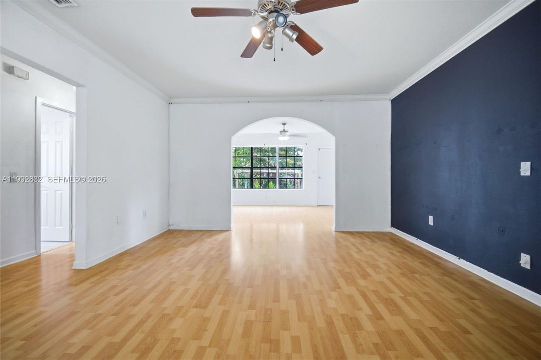 For Sale: $750,000 (2 beds, 1 baths, 1326 Square Feet)