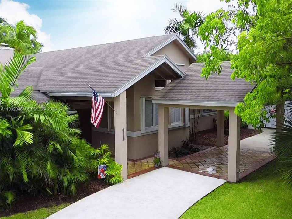 En Venta: $875,000 (4 camas, 2 baños, 2609 Pies cuadrados)