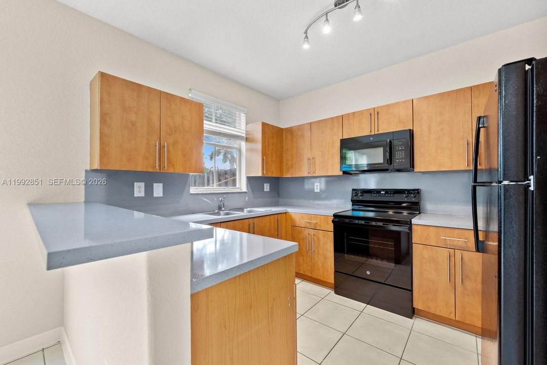 For Sale: $344,999 (4 beds, 2 baths, 1852 Square Feet)