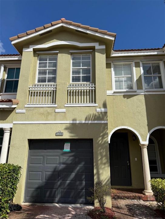 For Sale: $344,999 (4 beds, 2 baths, 1852 Square Feet)