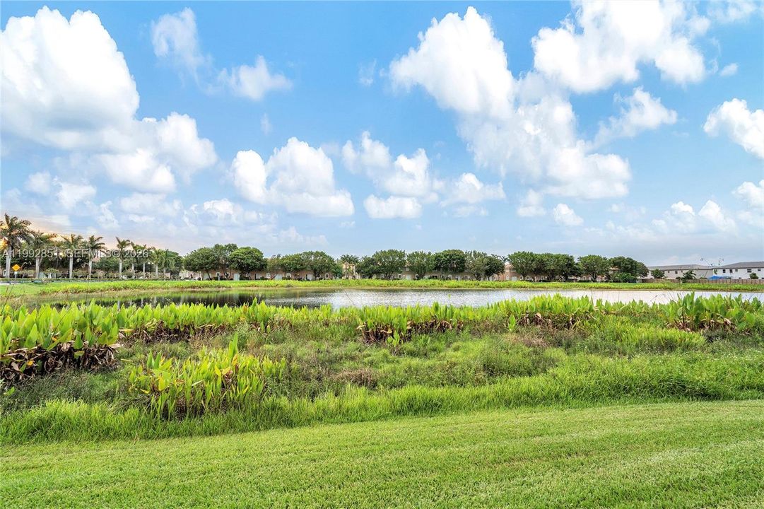 For Sale: $344,999 (4 beds, 2 baths, 1852 Square Feet)