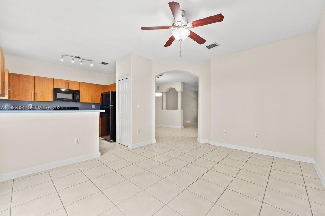 For Sale: $344,999 (4 beds, 2 baths, 1852 Square Feet)