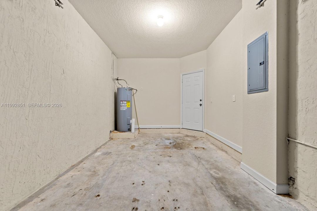For Sale: $344,999 (4 beds, 2 baths, 1852 Square Feet)
