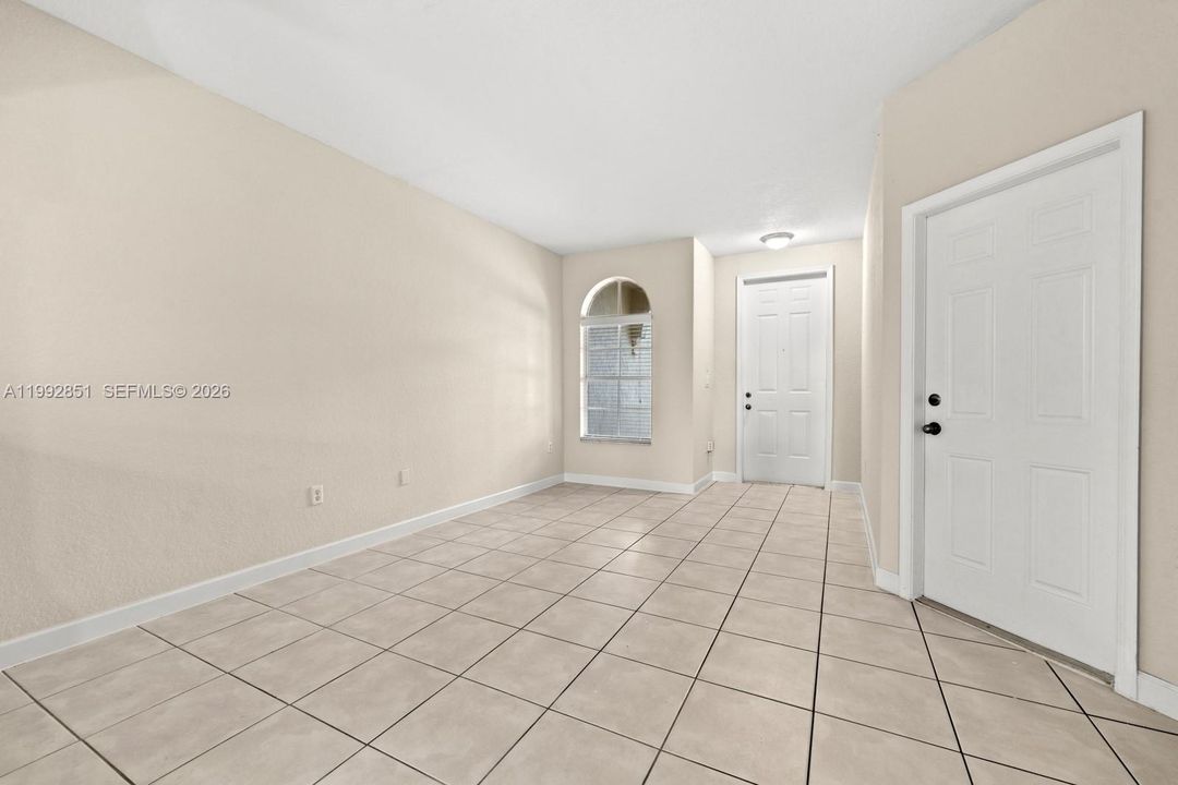 For Sale: $344,999 (4 beds, 2 baths, 1852 Square Feet)