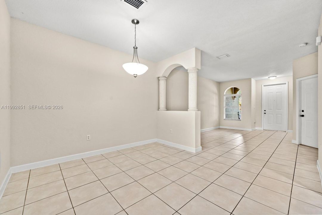 For Sale: $344,999 (4 beds, 2 baths, 1852 Square Feet)