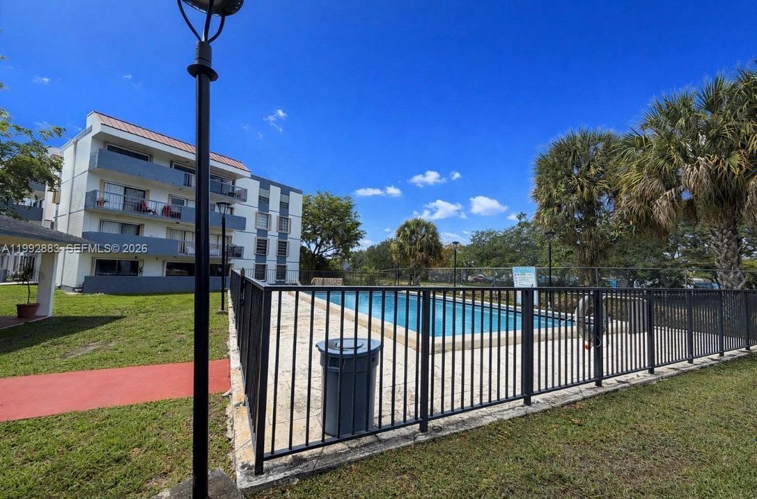 Activo con contrato: $310,000 (2 camas, 2 baños, 1170 Pies cuadrados)
