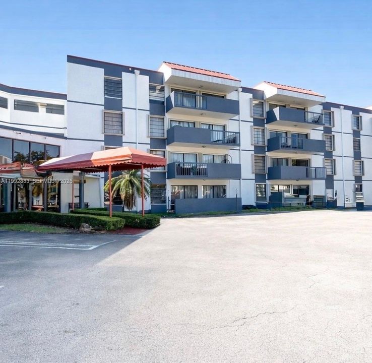 Activo con contrato: $310,000 (2 camas, 2 baños, 1170 Pies cuadrados)
