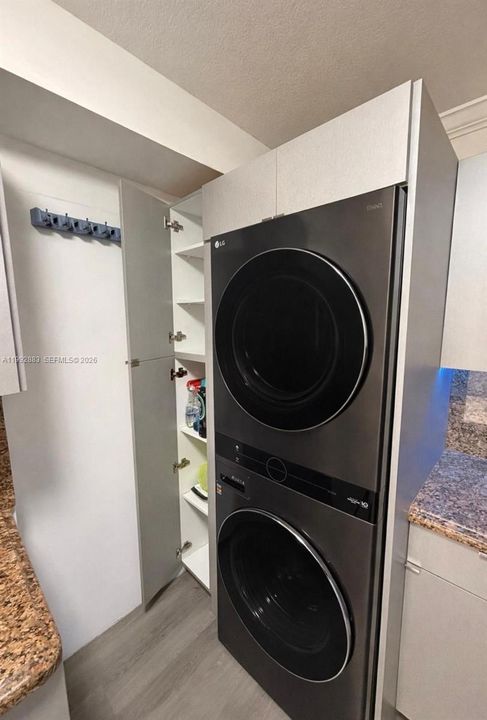 Activo con contrato: $310,000 (2 camas, 2 baños, 1170 Pies cuadrados)