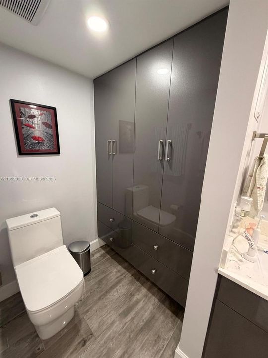 Activo con contrato: $310,000 (2 camas, 2 baños, 1170 Pies cuadrados)