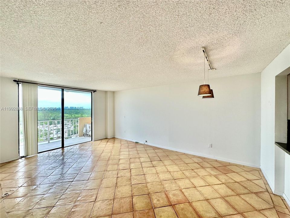 En Venta: $175,000 (1 camas, 1 baños, 723 Pies cuadrados)