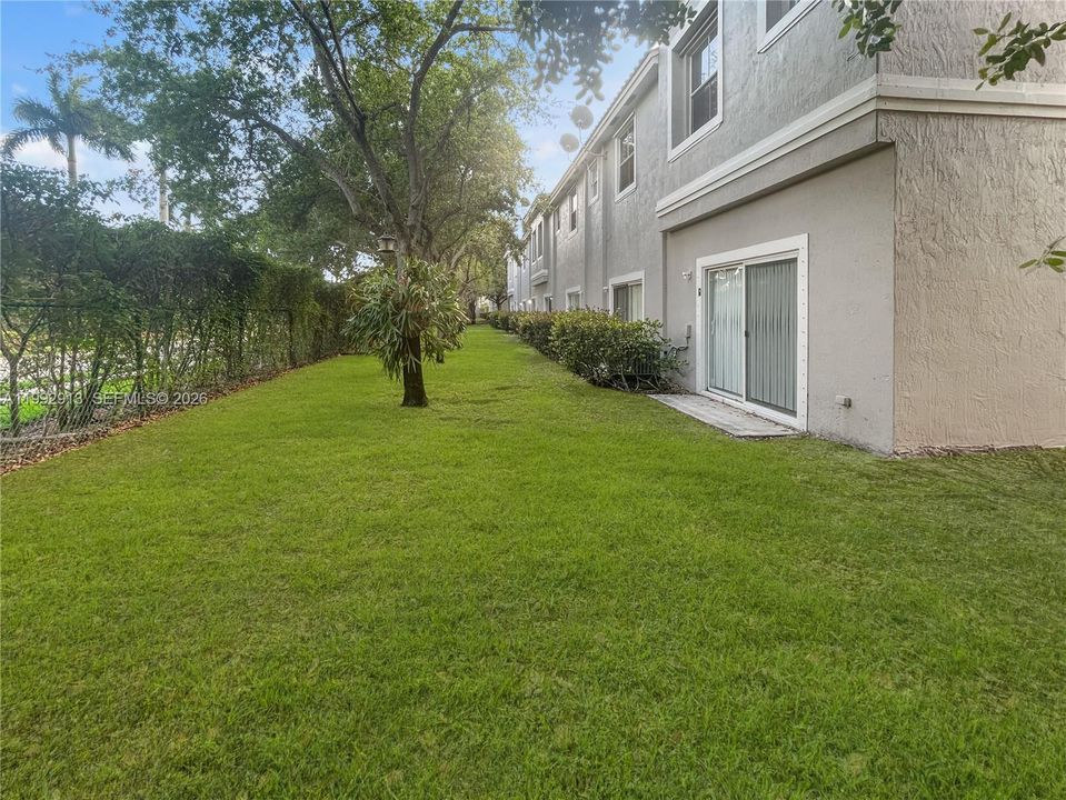 For Rent: $3,200 (3 beds, 2 baths, 1251 Square Feet)