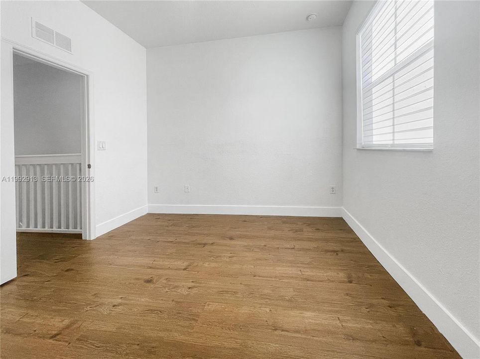 For Rent: $3,200 (3 beds, 2 baths, 1251 Square Feet)