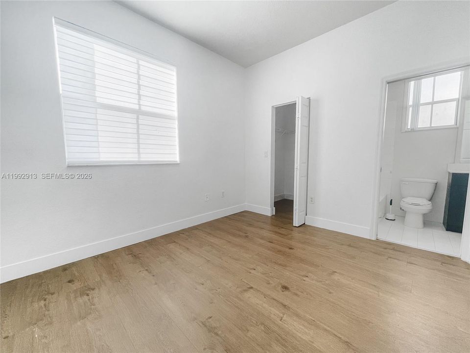 For Rent: $3,200 (3 beds, 2 baths, 1251 Square Feet)