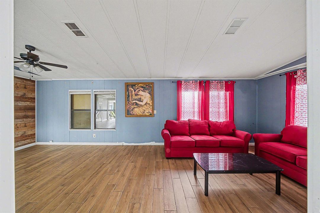 8 Living Area