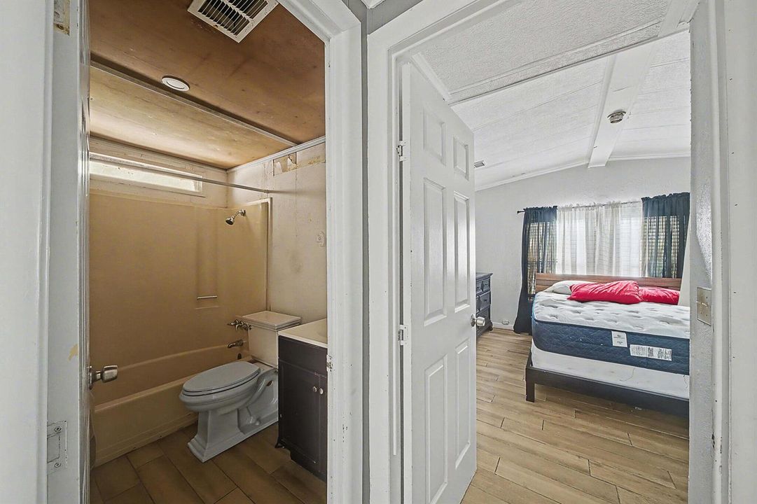 13 Foyer