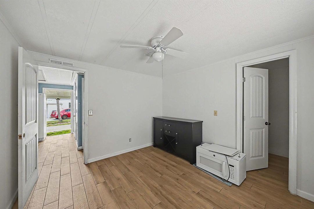 12 Guest Bedroom B (2)