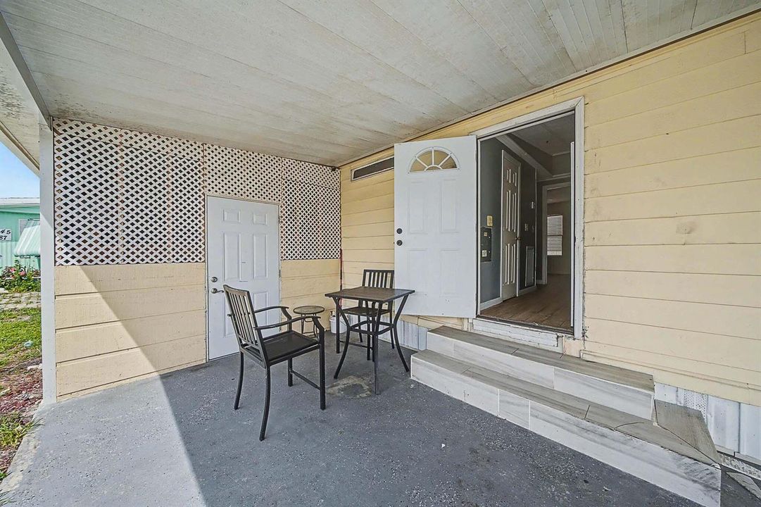3 Entryway (1)