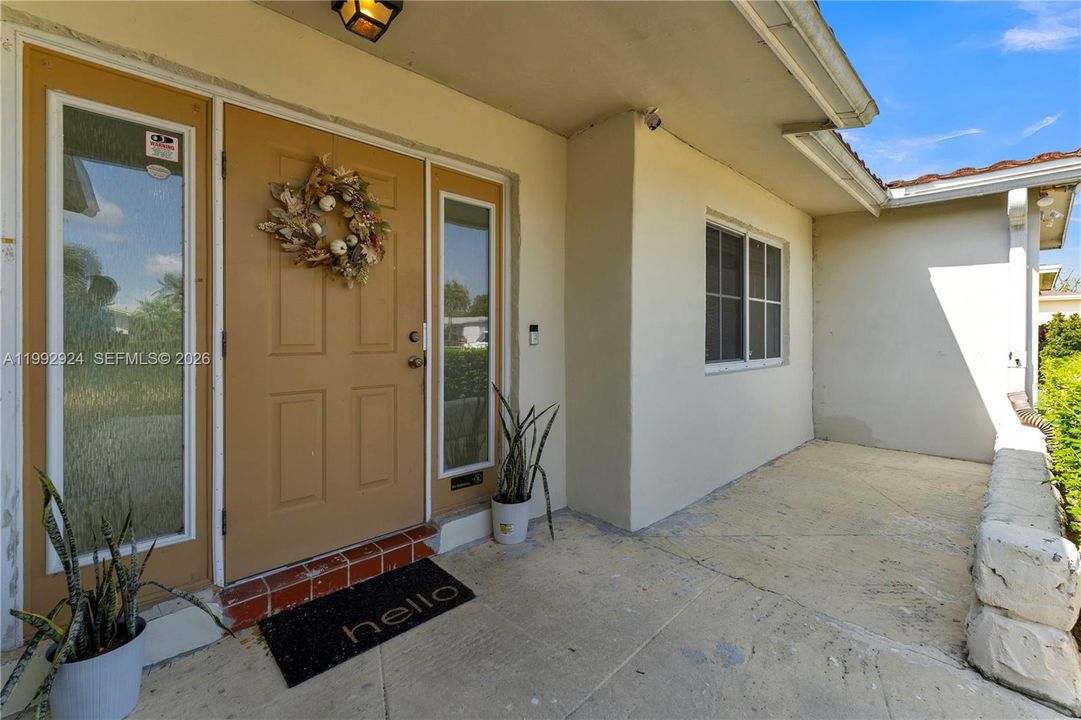 Active With Contract: $529,000 (3 beds, 2 baths, 1582 Square Feet)