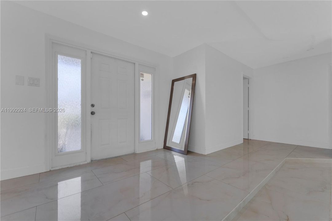 Active With Contract: $529,000 (3 beds, 2 baths, 1582 Square Feet)
