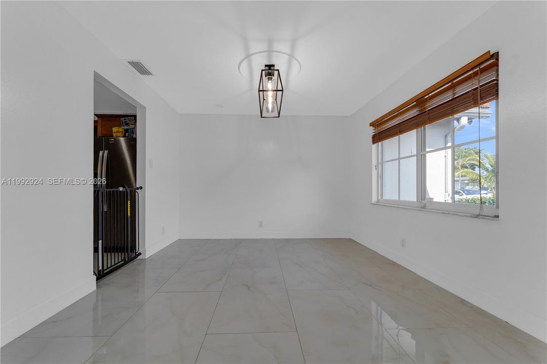 Active With Contract: $529,000 (3 beds, 2 baths, 1582 Square Feet)