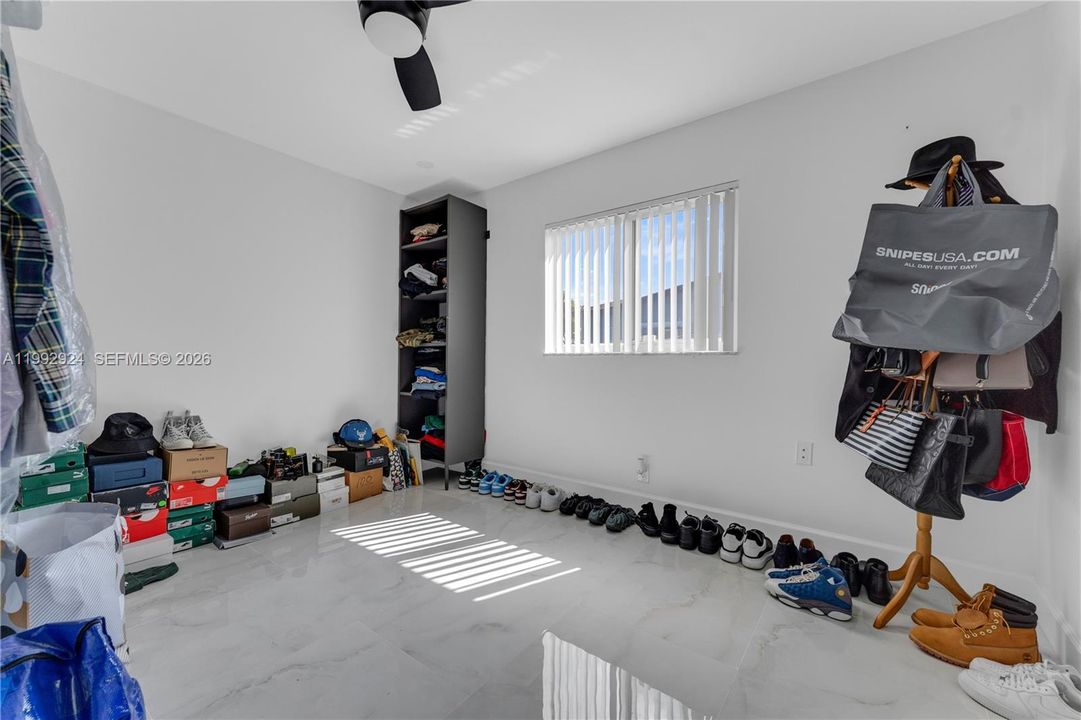 Active With Contract: $529,000 (3 beds, 2 baths, 1582 Square Feet)