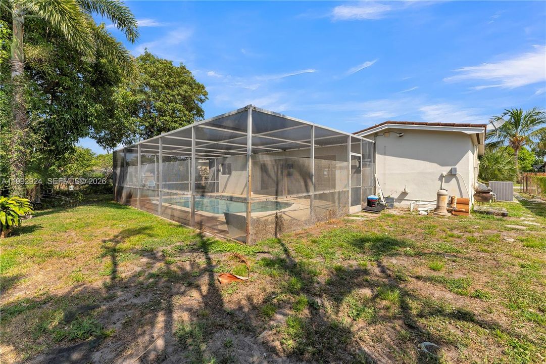 Active With Contract: $529,000 (3 beds, 2 baths, 1582 Square Feet)
