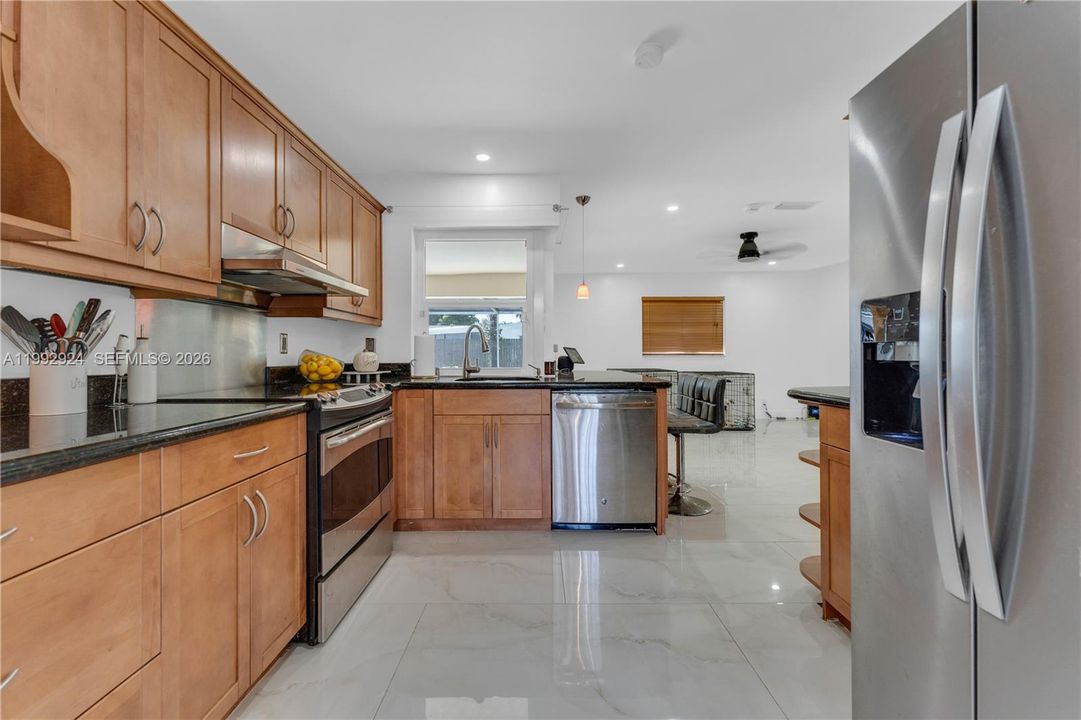 Active With Contract: $529,000 (3 beds, 2 baths, 1582 Square Feet)