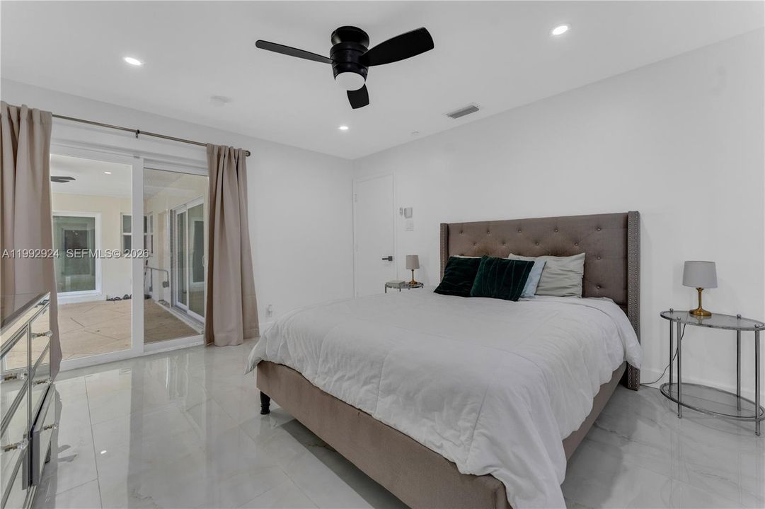 Active With Contract: $529,000 (3 beds, 2 baths, 1582 Square Feet)