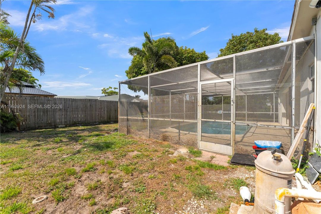 Active With Contract: $529,000 (3 beds, 2 baths, 1582 Square Feet)