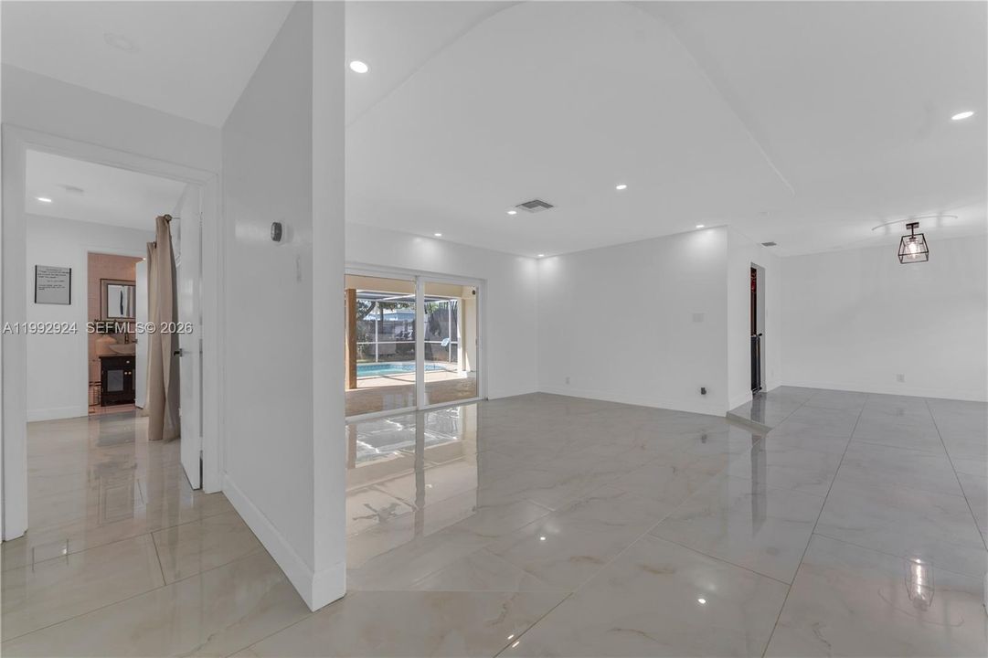 Active With Contract: $529,000 (3 beds, 2 baths, 1582 Square Feet)