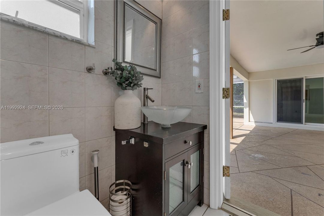 Active With Contract: $529,000 (3 beds, 2 baths, 1582 Square Feet)