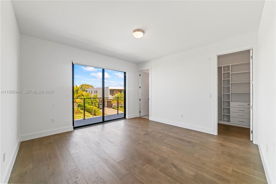 For Rent: $20,000 (5 beds, 6 baths, 5368 Square Feet)
