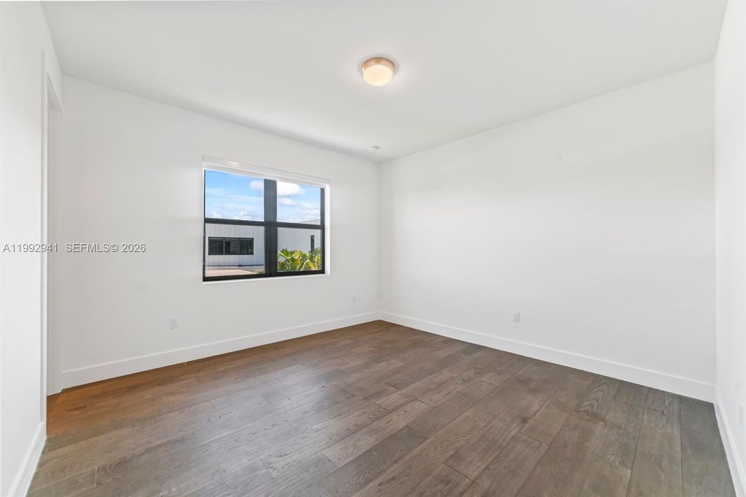 For Rent: $20,000 (5 beds, 6 baths, 5368 Square Feet)