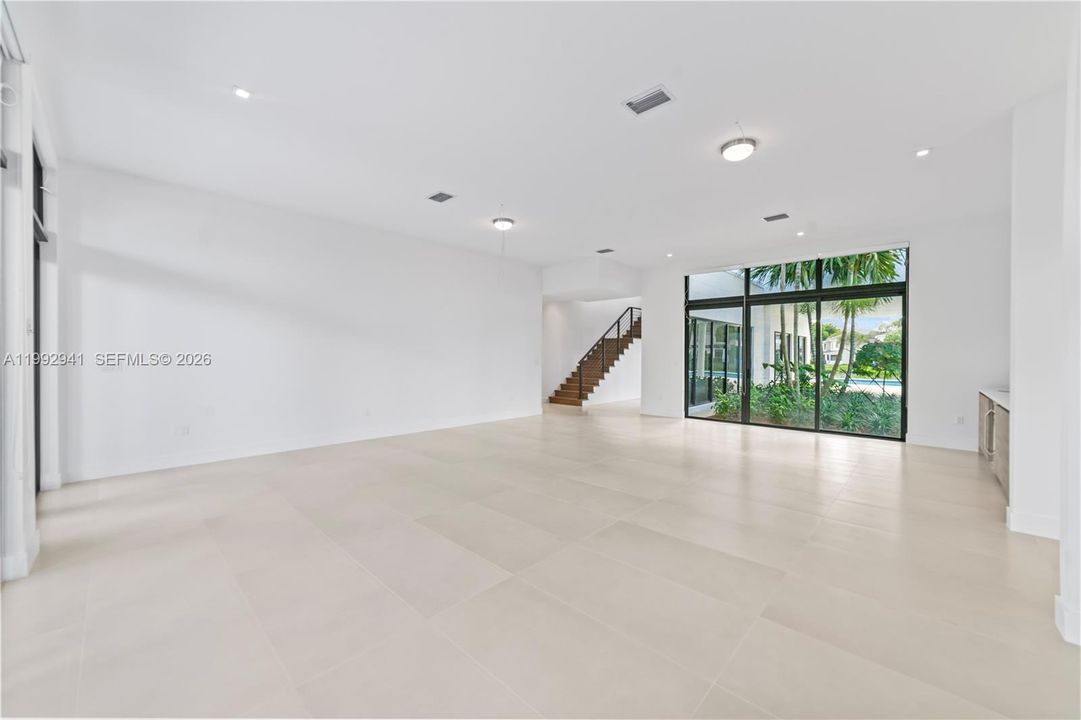 For Rent: $20,000 (5 beds, 6 baths, 5368 Square Feet)