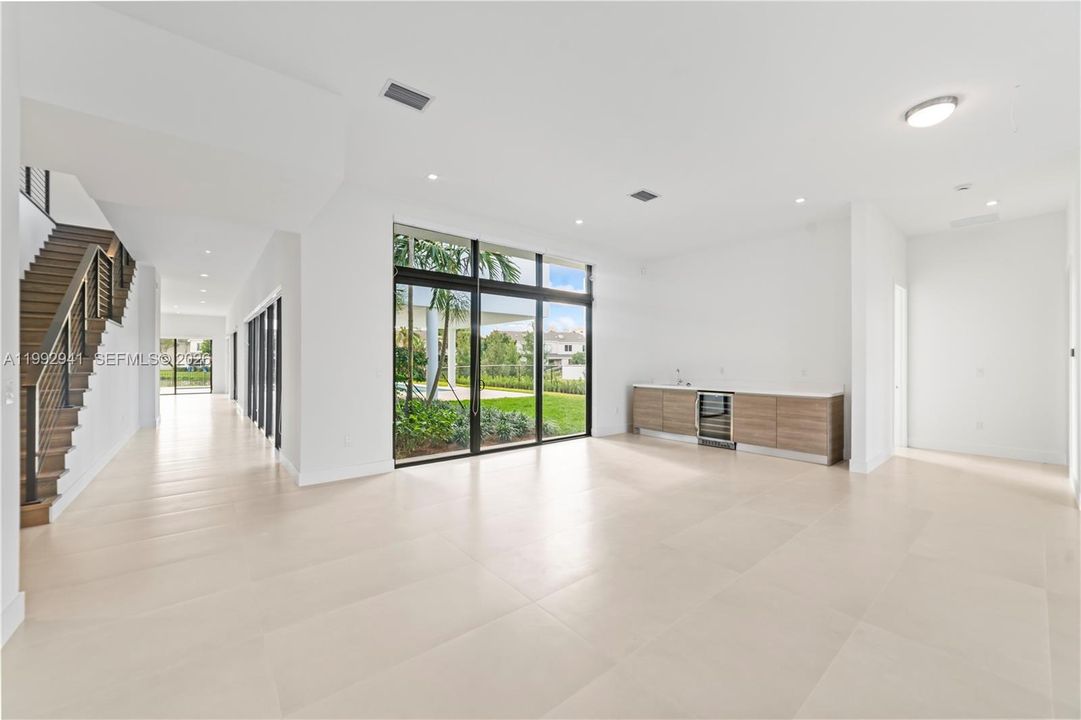 For Rent: $20,000 (5 beds, 6 baths, 5368 Square Feet)