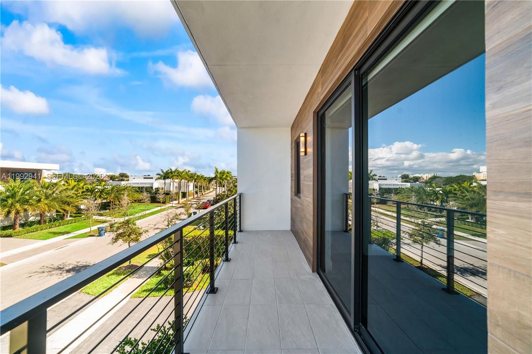 For Rent: $20,000 (5 beds, 6 baths, 5368 Square Feet)