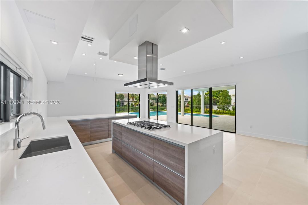 For Rent: $20,000 (5 beds, 6 baths, 5368 Square Feet)