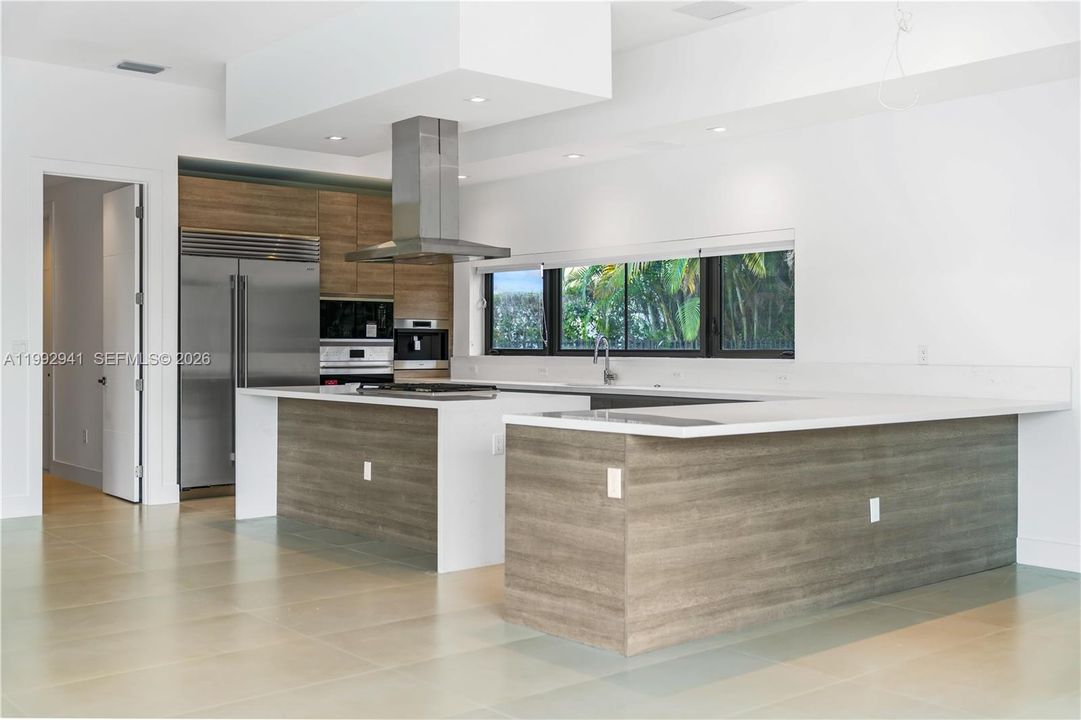 For Rent: $20,000 (5 beds, 6 baths, 5368 Square Feet)