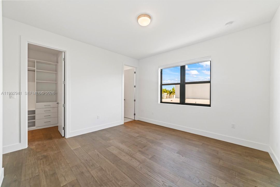 For Rent: $20,000 (5 beds, 6 baths, 5368 Square Feet)