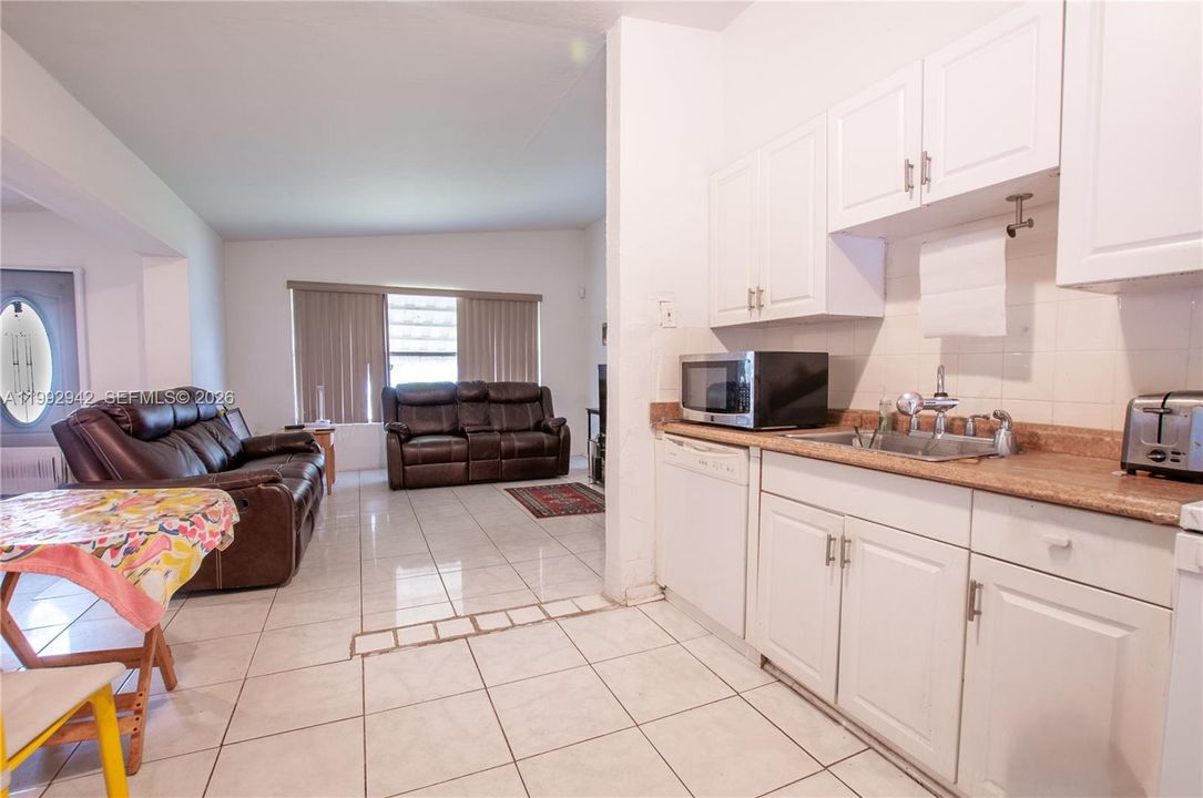 En Venta: $350,000 (2 camas, 1 baños, 878 Pies cuadrados)
