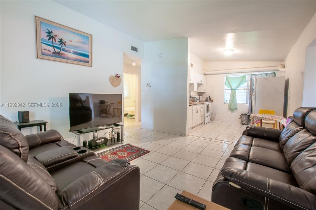 En Venta: $350,000 (2 camas, 1 baños, 878 Pies cuadrados)
