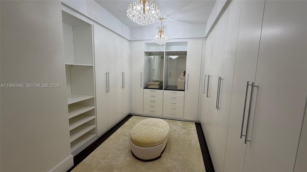 For Sale: $6,690,000 (3 beds, 3 baths, 2721 Square Feet)