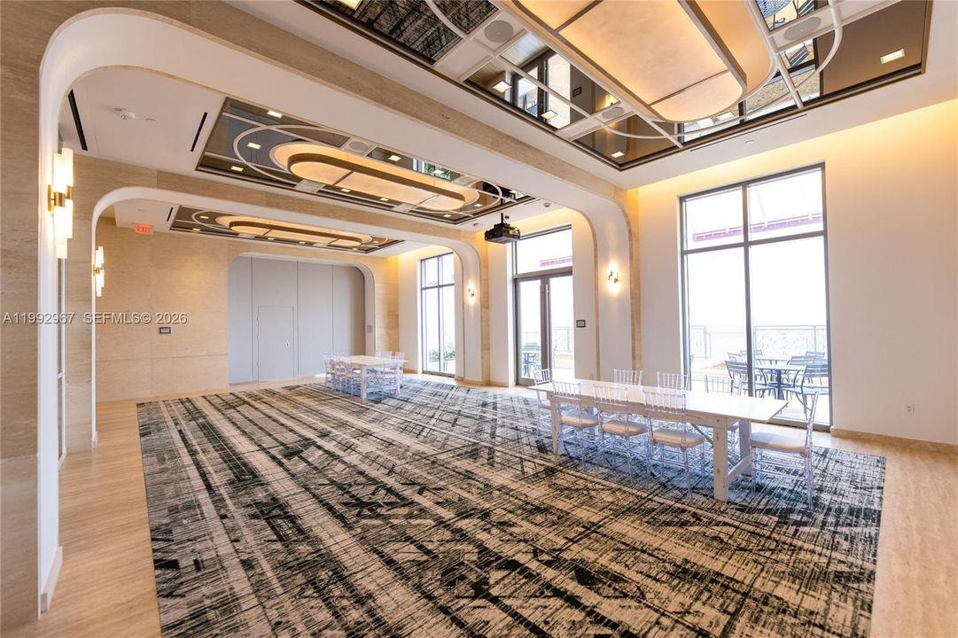 В аренду: $65,000 (5 спален, 7 ванн, 3803 Квадратных фут)