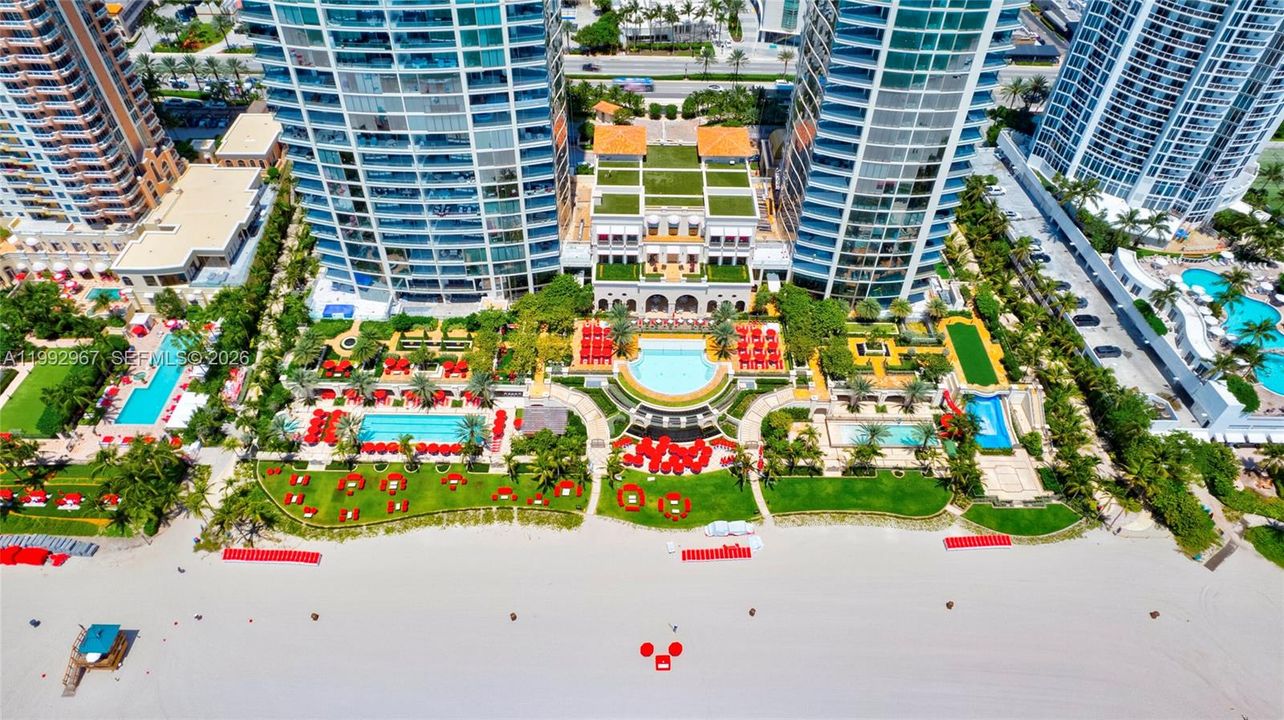 В аренду: $65,000 (5 спален, 7 ванн, 3803 Квадратных фут)