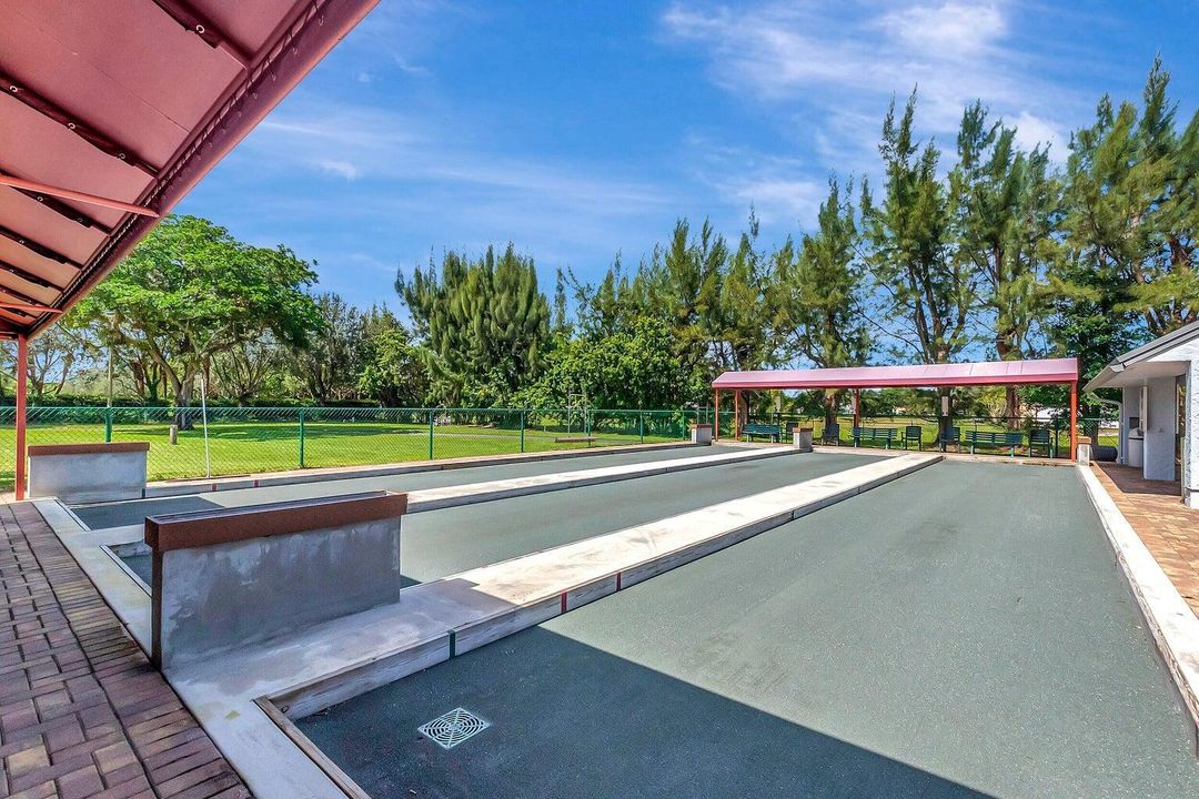 CLUBHOUSE BOCCE