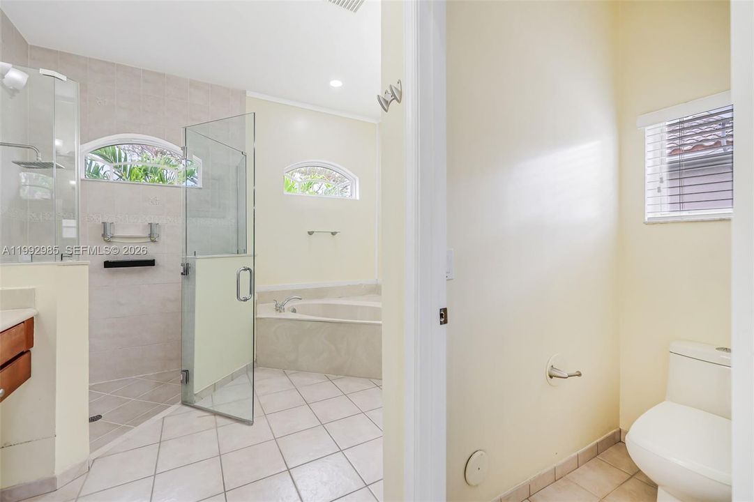 Active With Contract: $5,500 (4 beds, 2 baths, 2562 Square Feet)