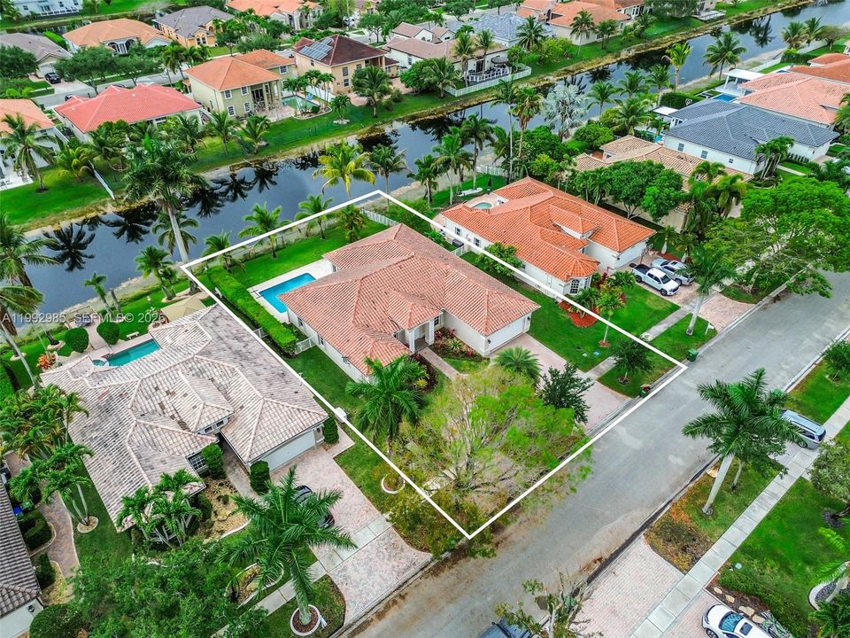 Active With Contract: $5,500 (4 beds, 2 baths, 2562 Square Feet)
